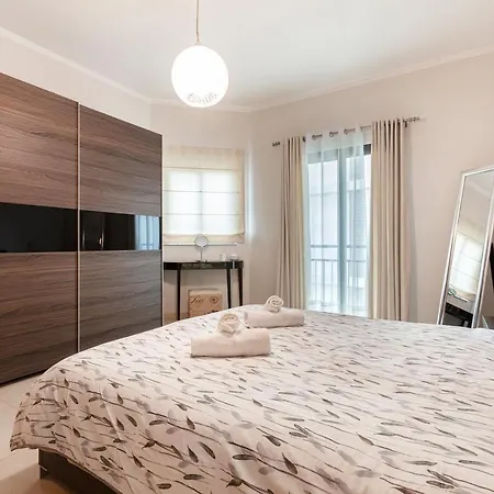 Apartament Pender Lux Complex - 3br Unit With Private Parking By 360 Estates