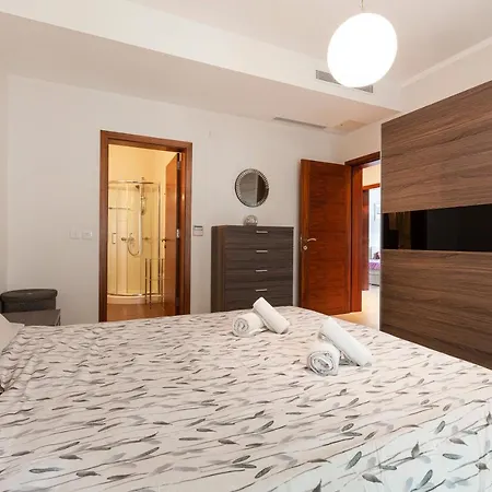 Apartament Pender Lux Complex - 3br Unit With Private Parking By 360 Estates *