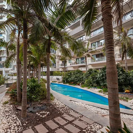 Pender Lux Complex - 3br Unit With Private Parking By 360 Estates