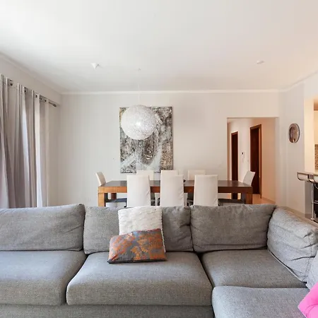 Pender Lux Complex - 3br Unit With Private Parking By 360 Estates *